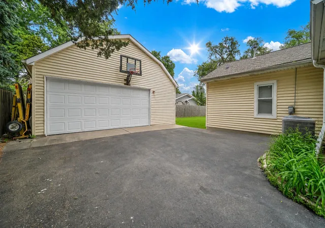 Photo 22 of Single family home for sale at 230 W Morris Ave, Lombard, IL 60148 | MLS# 12717538 | Listing updated on 2026-08-03