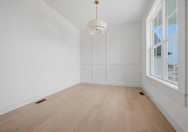 Photo 3 of Single family home for sale at 5210 Castlebar Dr, Bloomington, IL 61705 | MLS# 12717559 | Listing updated on 2026-08-05