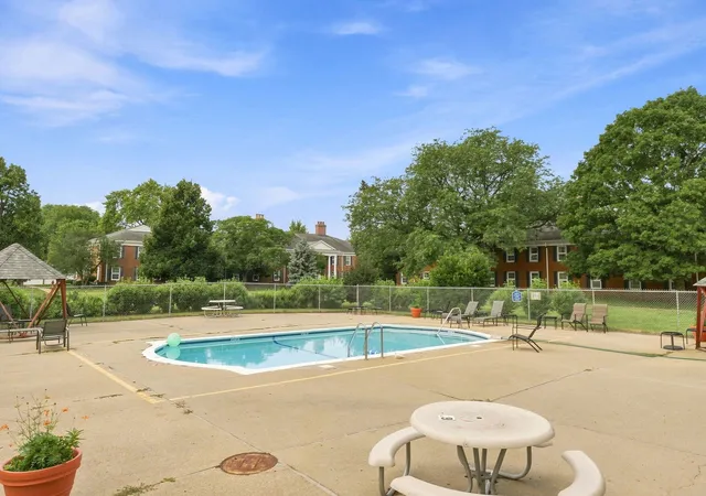 Photo 16 of Condo for sale at 540 Devonshire Ln #7, Crystal Lake, IL 60014 | MLS# 12717564 | Listing updated on 2026-09-15