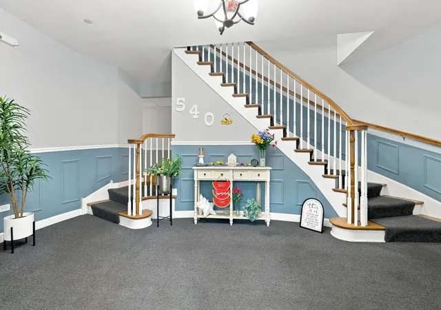 Listing Photo 3 - Condo for sale in building located at 540 Devonshire Ln, Crystal Lake, IL 60014 - Unit #7