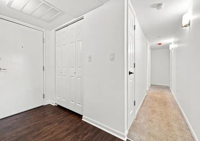 Listing Photo 4 - Condo for sale in building located at 540 Devonshire Ln, Crystal Lake, IL 60014 - Unit #7