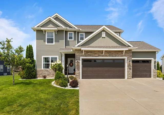 Photo 1 of Single family home for sale at 606 Weldon Springs Rd, Monticello, IL 61856 | MLS# 12717585 | Listing updated on 2026-08-13