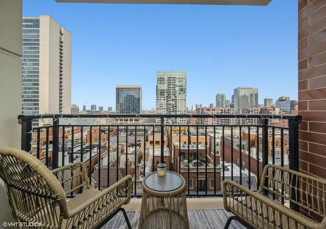 2nd image of 451 W Huron St, Chicago, IL 60654