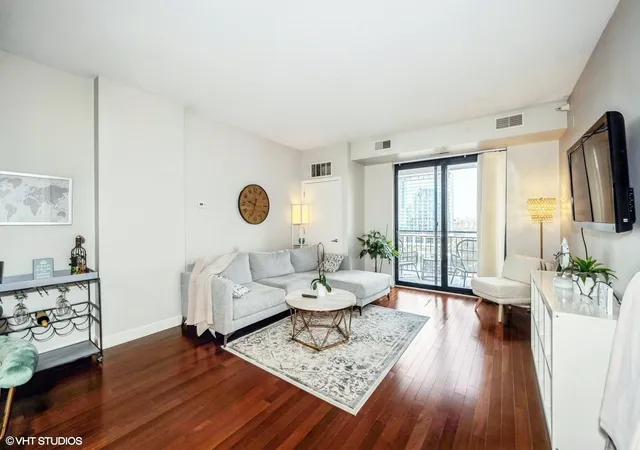 2nd image of 451 W Huron St #1003, Chicago, IL 60654 | MLS# 12717604