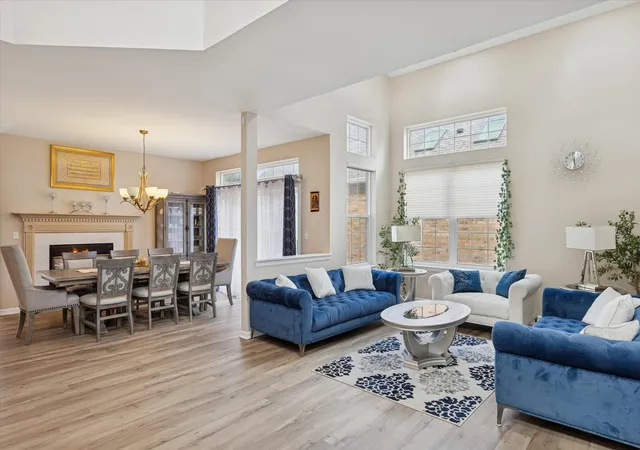 Photo 3 of Single family home for sale at 1618 Astor Ave, Oakbrook Terrace, IL 60181 | MLS# 12717619 | Listing updated on 2026-08-07