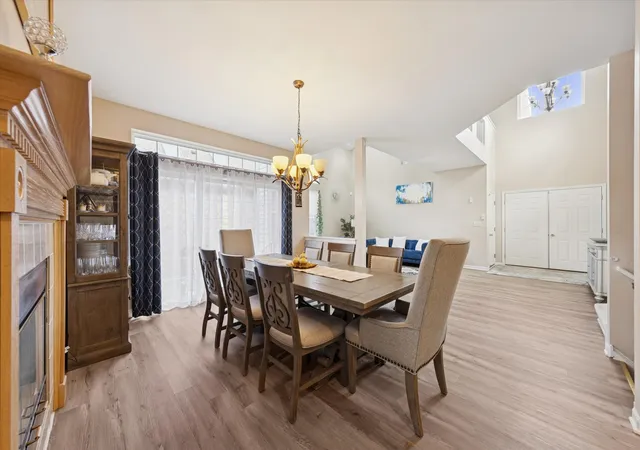 Photo 4 of Single family home for sale at 1618 Astor Ave, Oakbrook Terrace, IL 60181 | MLS# 12717619 | Listing updated on 2026-08-07