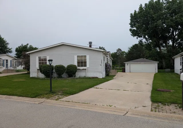 Photo 2 of Manufactured home for sale at 22636 Olympia Dr, Frankfort, IL 60423 | MLS# 12717629 | Listing updated on 2026-08-03