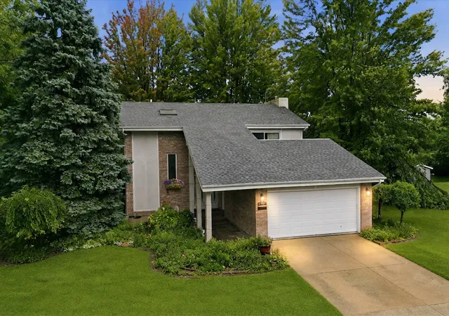 Photo 1 of Single family home for sale at 24605 S Stone Ridge Ln, Crete, IL 60417 | MLS# 12717650 | Listing updated on 2026-09-20