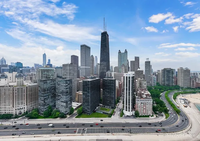 2nd image of 910 N Lake Shore Dr, Chicago, IL 60611