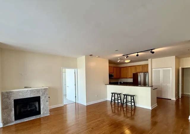Photo 4 of Condo for sale at 1600 S Prairie Ave #1006, Chicago, IL 60616 | MLS# 12717793 | Listing updated on 2026-09-23