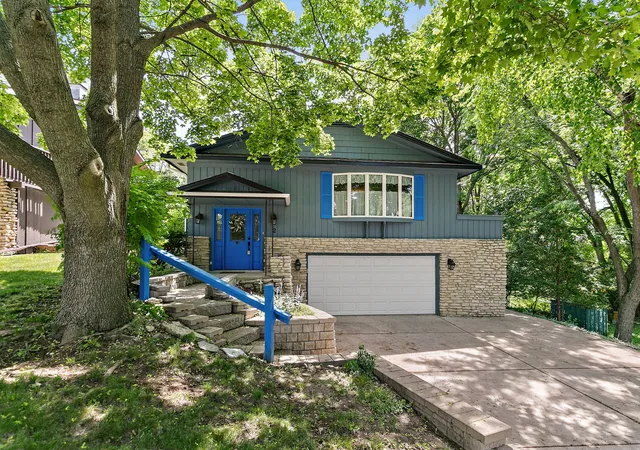 Photo 1 of Single family home for sale at 2 Summit Ave, East Dundee, IL 60118 | MLS# 12717810 | Listing updated on 2026-09-12