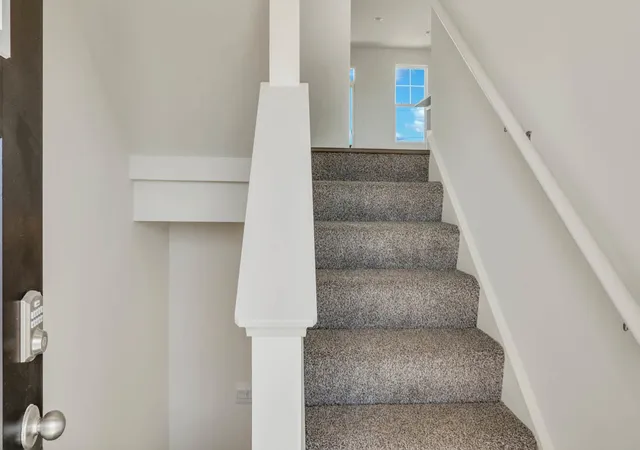Photo 3 of Townhouse for sale at 2048 Yellowstone Blvd, Mundelein, IL 60060 | MLS# 12717843 | Listing updated on 2026-10-04
