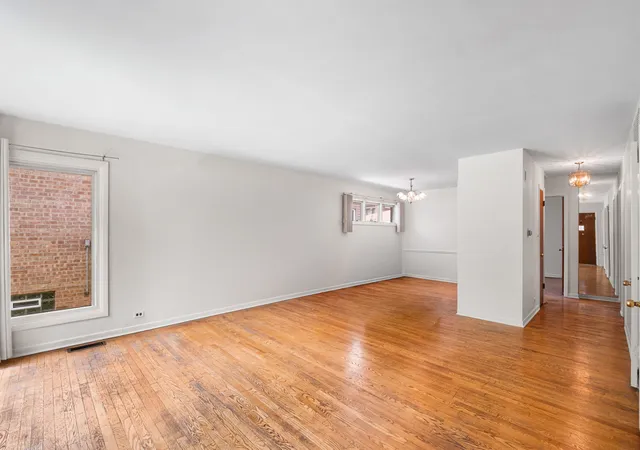 3rd image of 6209 N Caldwell Ave, Chicago, IL 60646 | MLS# 12717852