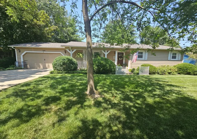 Photo 1 of Single family home for sale at 100 Cherry Dr, Mt Vernon, IL 62864 | MLS# 12717859 | Listing updated on 2026-10-02