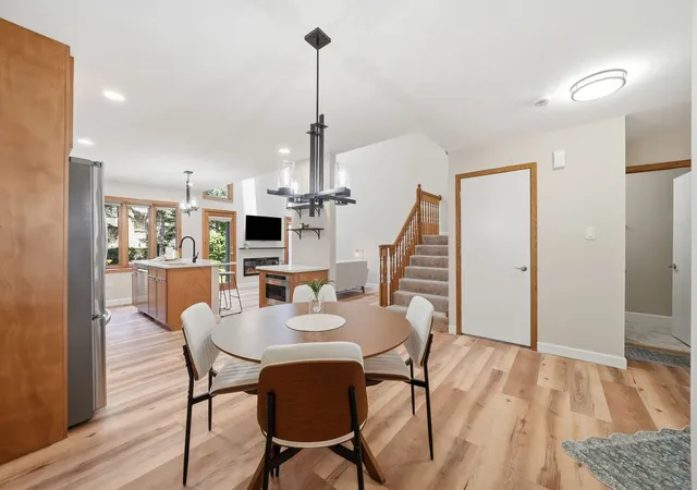 Photo 4 of Townhouse for sale at 11304 Brook Xing Ct, Orland Park, IL 60467 | MLS# 12717922 | Listing updated on 2026-09-02