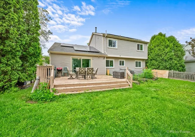 image of 1441 Loch Lomond Dr, Crystal Lake, IL 60014 | MLS# 12717926