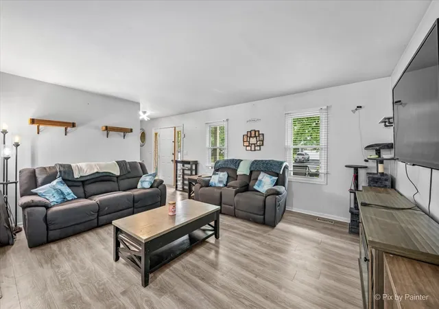 image of 1441 Loch Lomond Dr, Crystal Lake, IL 60014 | MLS# 12717926