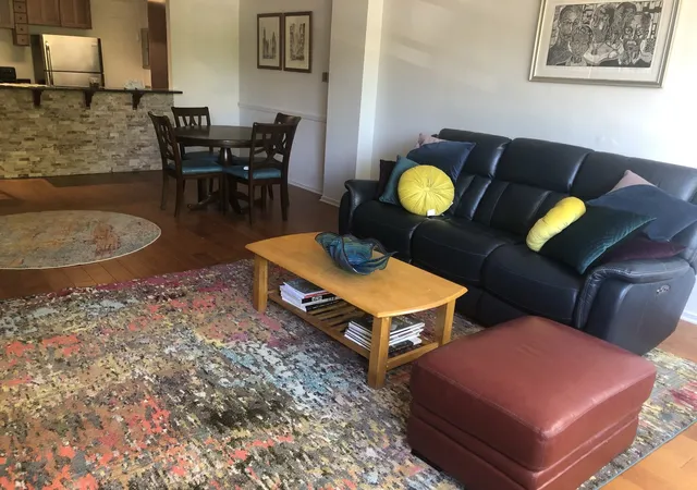 Photo 4 of Townhouse for sale at 5050 S E End Ave #2A, Chicago, IL 60615 | MLS# 12717952 | Listing updated on 2026-09-15
