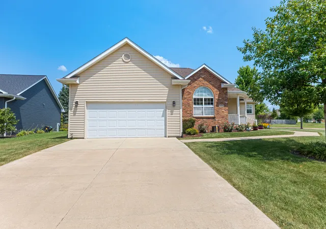 Photo 2 of Sale Pending at 1801 Squires Landing, Rochelle, IL 61068 | MLS# 12717958 | Listing updated on 2026-08-06