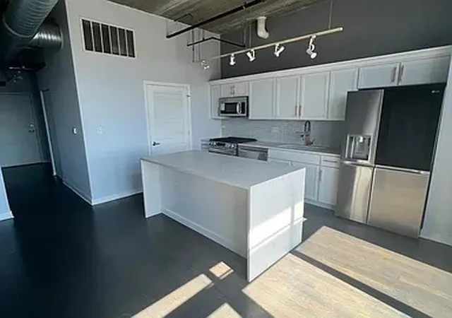 Photo 4 of Condo for sale at 833 W 15th Place #814, Chicago, IL 60608 | MLS# 12717987 | Listing updated on 2026-08-06