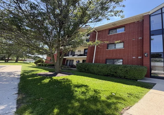 Photo 3 of Condo for sale at 18206 Rita Rd #3D, Tinley Park, IL 60477 | MLS# 12718008 | Listing updated on 2026-09-25