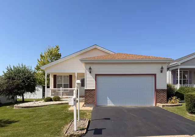 Photo 1 of Single family home for sale at 2 Suffolk Way, Grayslake, IL 60030 | MLS# 12718045 | Listing updated on 2026-09-13