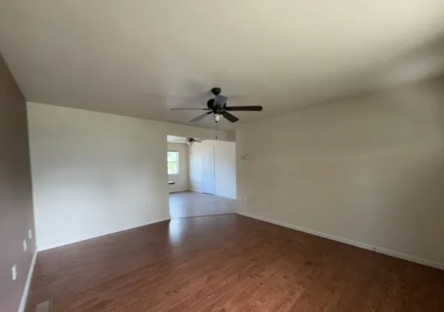 Photo 3 of Single family home for sale at 557 N Hickory St, Centralia, IL 62801 | MLS# 12718055 | Listing updated on 2026-08-27