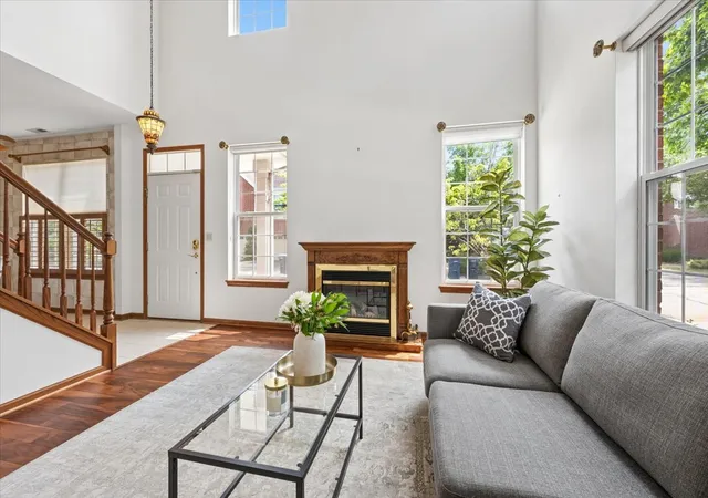 Photo 3 of Townhouse for sale at 2351 Crystal Rd, Northbrook, IL 60062 | MLS# 12718093 | Listing updated on 2026-09-24