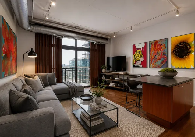3rd image of 212 E Cullerton St, Chicago, IL 60616