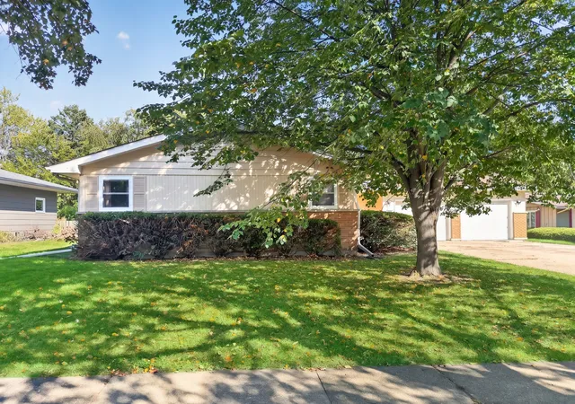 Photo 1 of Single family home for sale at 1616 Margaret Ln, De Kalb, IL 60115 | MLS# 12718166 | Listing updated on 2026-09-12