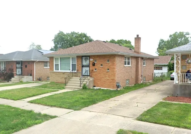 Photo 1 of Single family home for sale at 435 Crandon Ave, Calumet City, IL 60409 | MLS# 12718170 | Listing updated on 2026-08-07