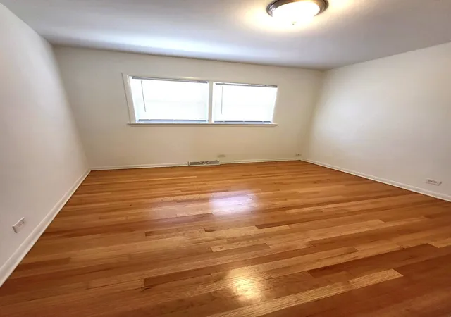 Photo 4 of Single family home for sale at 435 Crandon Ave, Calumet City, IL 60409 | MLS# 12718170 | Listing updated on 2026-08-07