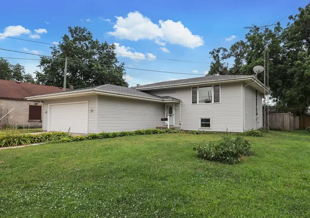 1st image of 105 W Oak St, Coal City, IL 60416 | MLS# 12718186