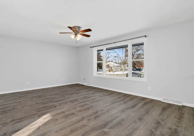 Photo 3 of Single family home for sale at 105 W Oak St, Coal City, IL 60416 | MLS# 12718186 | Listing updated on 2026-08-04