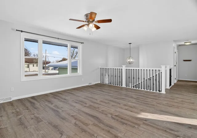Photo 3 of Single family home for sale at 105 W Oak St, Coal City, IL 60416 | MLS# 12718186 | Listing updated on 2026-08-04