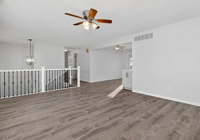 Photo 4 of Single family home for sale at 105 W Oak St, Coal City, IL 60416 | MLS# 12718186 | Listing updated on 2026-08-04