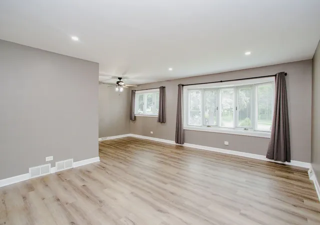 Photo 3 of Single family home for sale at 711 Schiller St, Itasca, IL 60143 | MLS# 12718204 | Listing updated on 2026-09-19