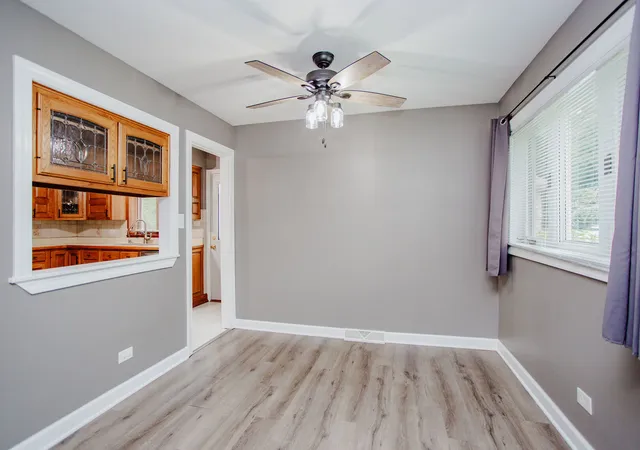 Photo 4 of Single family home for sale at 711 Schiller St, Itasca, IL 60143 | MLS# 12718204 | Listing updated on 2026-09-19