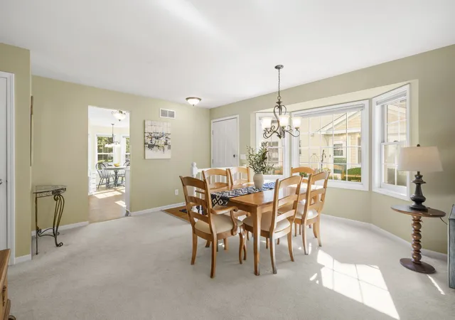 Listing Photo 4 - Condo for sale in building located at 532 Bradbury Ln, Geneva, IL 60134 - Unit #532