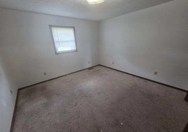 Listing Photo 5 - Condo for sale in building located at 12300 N Sparrow Ln, Mt Vernon, IL 62864