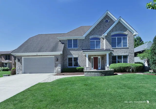 Photo 1 of Single family home for sale at 2935 Oxford Ct, Aurora, IL 60502 | MLS# 12718246 | Listing updated on 2026-10-01