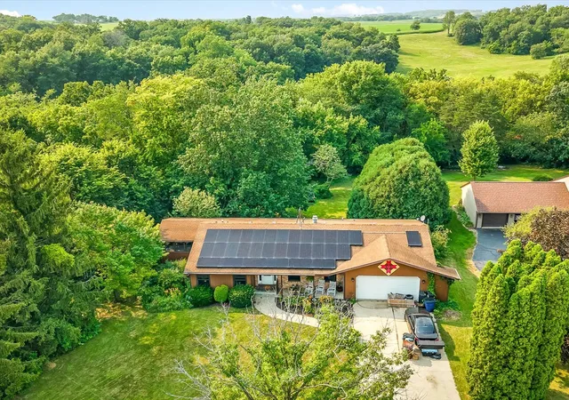 Photo 2 of Single family home for sale at 3222 N Silver Ridge Dr, Oregon, IL 61061 | MLS# 12718253 | Listing updated on 2026-08-04