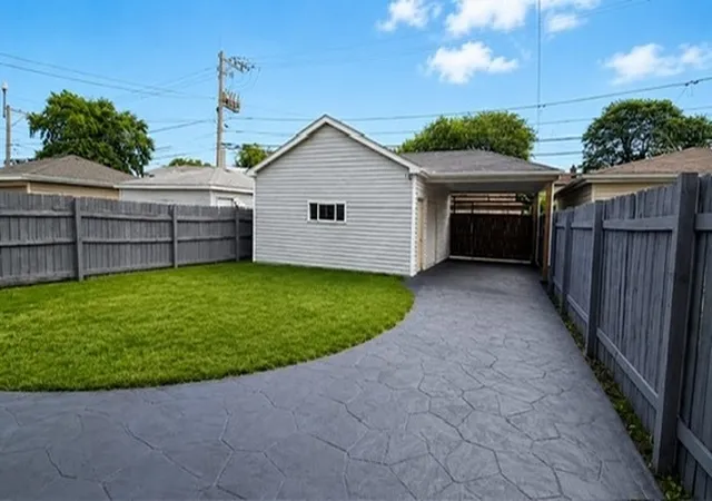 Photo 4 of Sale Pending at 10727 S Kedzie Ave, Chicago, IL 60655 | MLS# 12718266 | Listing updated on 2026-08-21