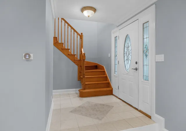 Photo 3 of Single family home for sale at 826 Pin Oak Cir, Cary, IL 60013 | MLS# 12718279 | Listing updated on 2026-09-18