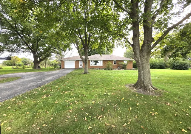 Photo 3 of Single family home for sale at 2694 W 3000s Rd S, Kankakee, IL 60901 | MLS# 12718307 | Listing updated on 2026-10-12