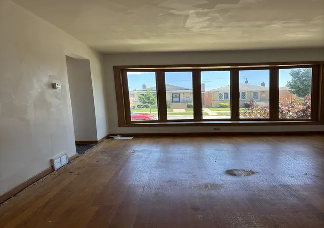 Photo 3 of Sale Pending at 6022 S Natoma Ave, Chicago, IL 60638 | MLS# 12718326 | Listing updated on 2026-08-11
