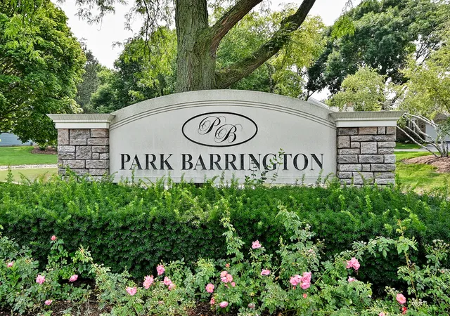 2nd image of 452 Park Barrington Dr, Barrington, IL 60010 | MLS# 12718345