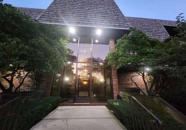 Photo 5 of Condo for sale at 100 Red Top Dr #303, Libertyville, IL 60048 | MLS# 12718384 | Listing updated on 2026-09-05