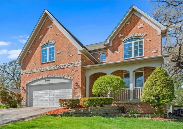 Photo 1 of Single family home for sale at 21428 W Crescent Dr, Mundelein, IL 60060 | MLS# 12718393 | Listing updated on 2026-08-31