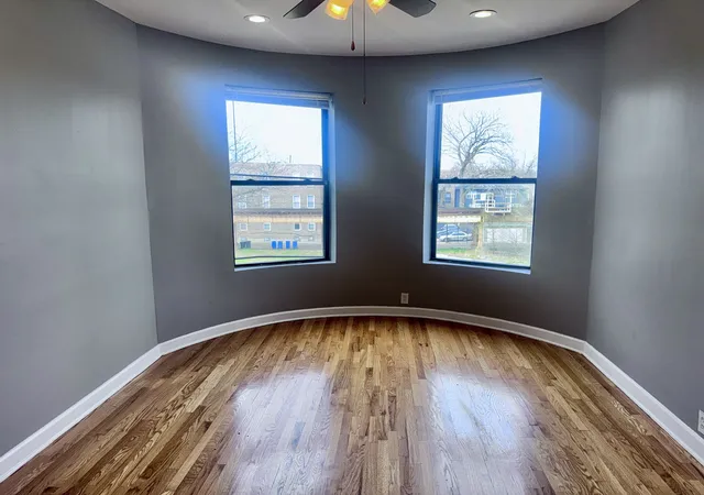 Listing Photo 4 - Condo for sale in building located at 4949 S Calumet Ave, Chicago, IL 60653 - Unit #3S
